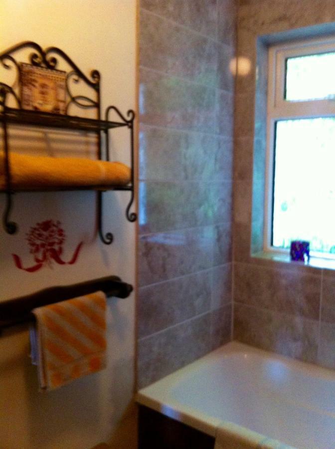 Pumpsaint Five Saints Farmhouse B&B المظهر الخارجي الصورة
